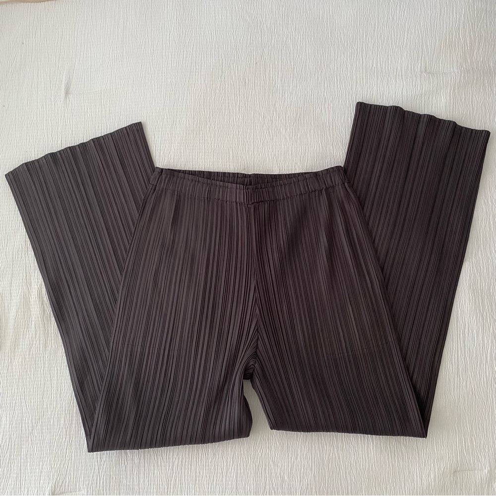 Plisse wide leg pants in gray